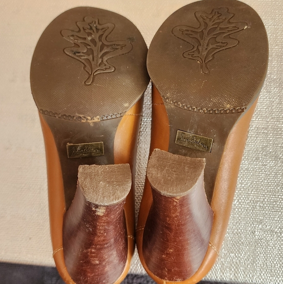 Sam Edelman Tan Loafer Heels. - Picture 4 of 5